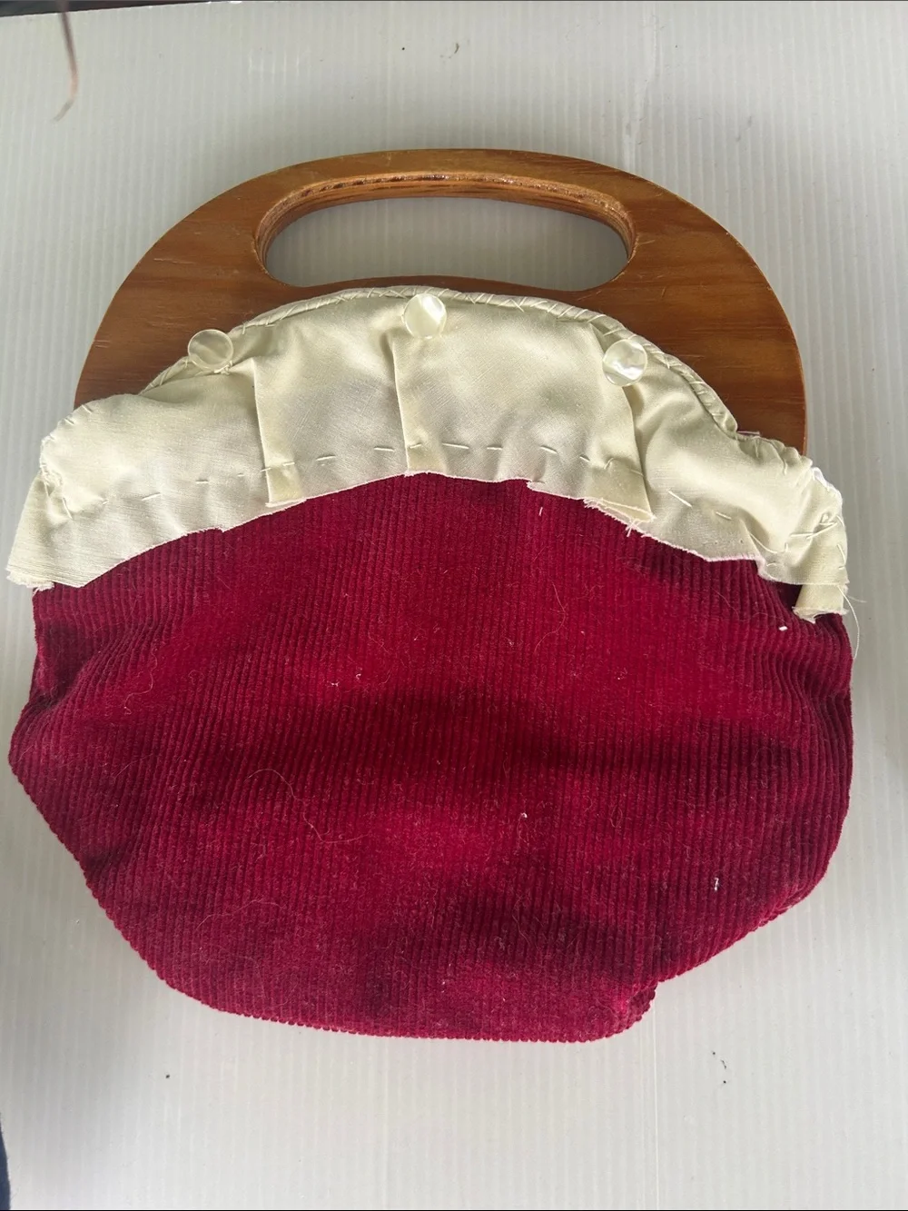 Vintage White Floral Embroidered Clutch with Wooden Handle